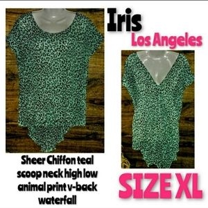 Iris Top Size XL High Low Drop Hem Animal Print